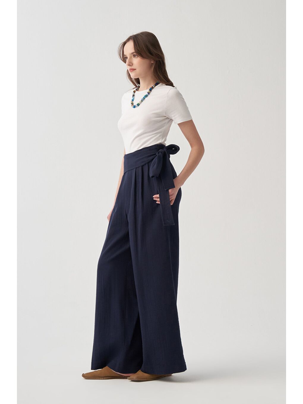 Lacivert-Belden Bağlama Detaylı Müslin Pantolon-2