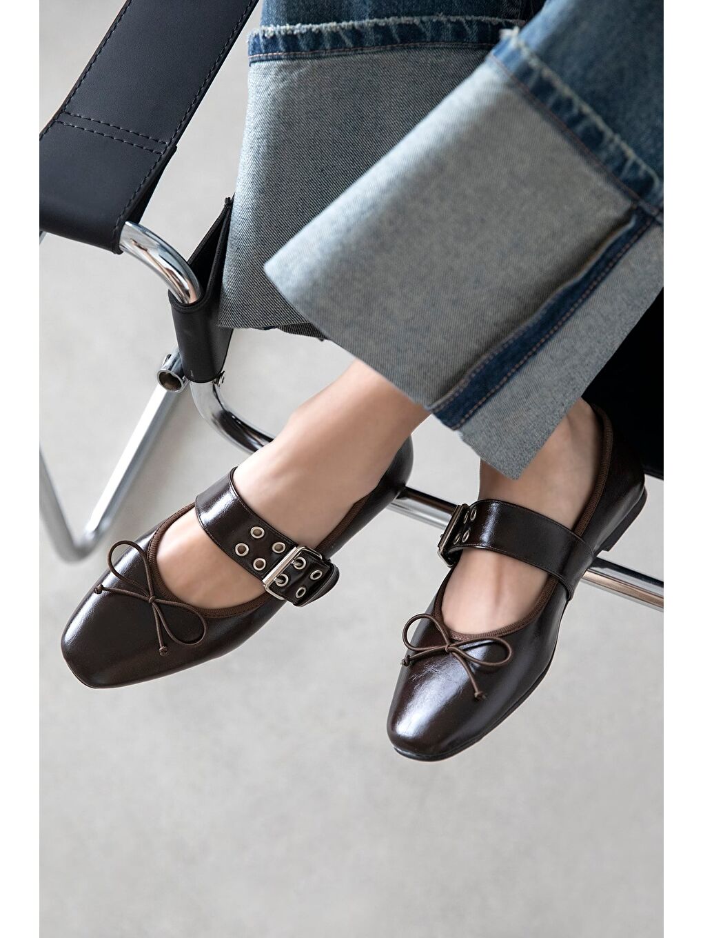 Kahverengi Faye Kadın Kemer Detay Kırışık Deri Babet Kahve