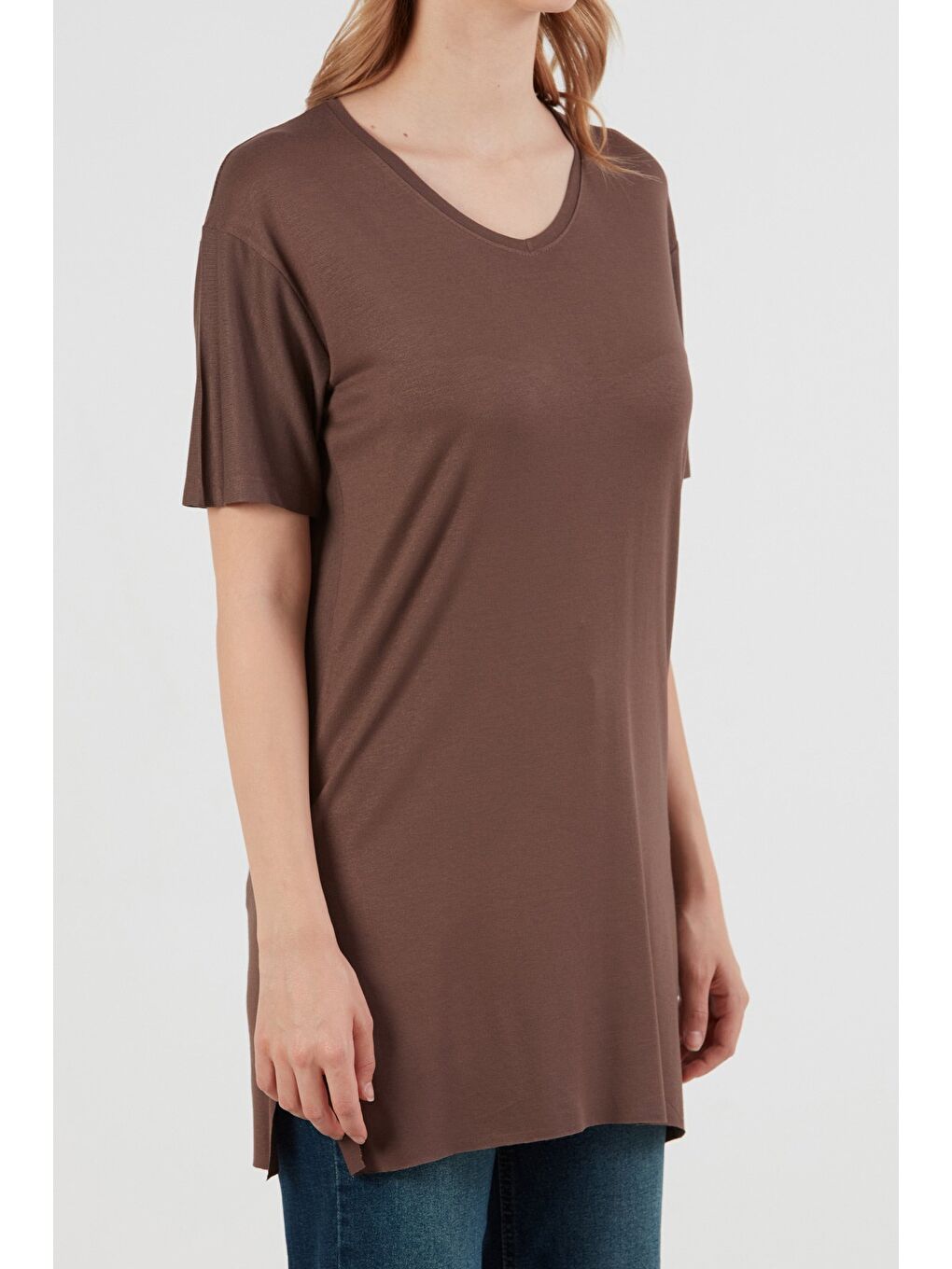 Kahverengi Basic V Yaka Yanları Yırtmaçlı Elastanlı Salaş Tişört-4