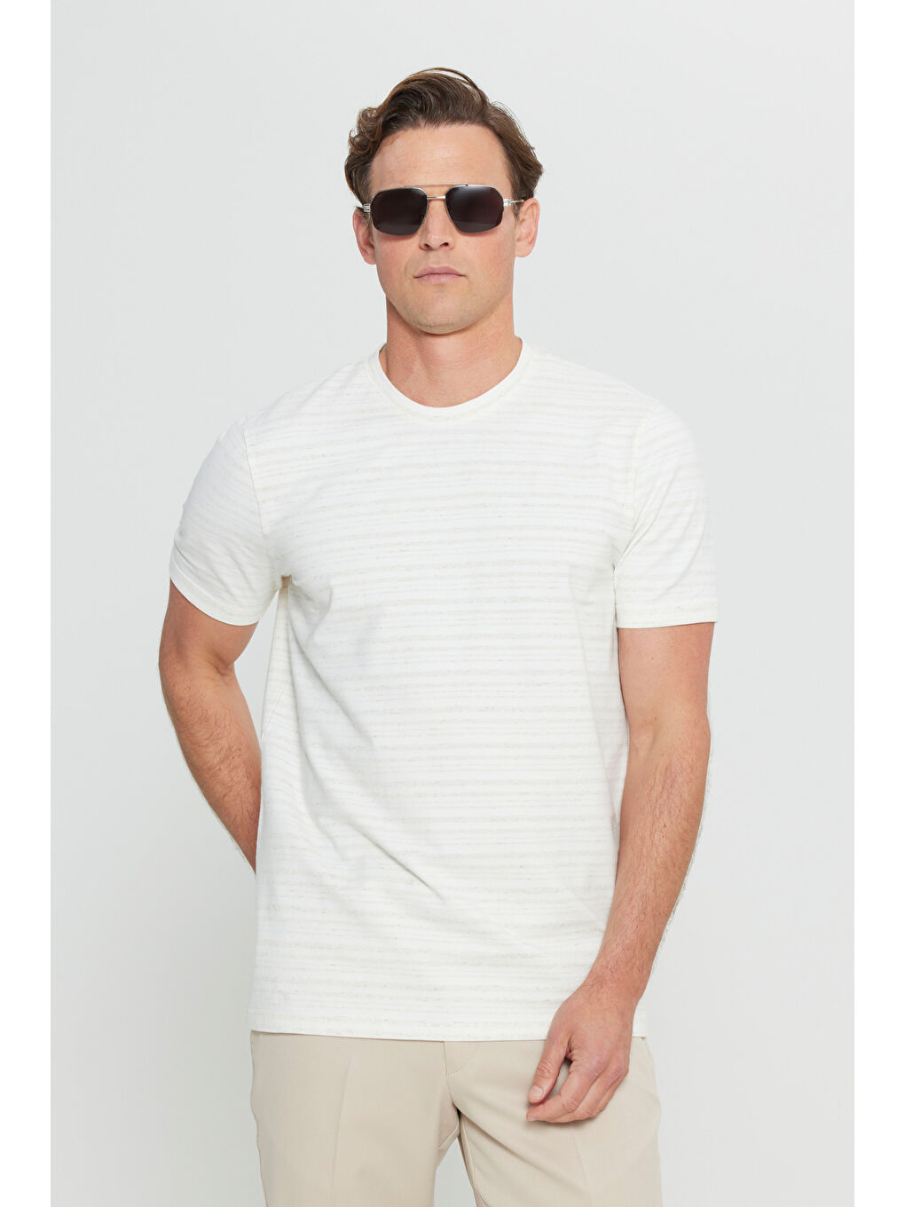 Erkek Ekru Pamuklu Slim Fit Dar Kesim Bisiklet Yaka Esnek Tişört