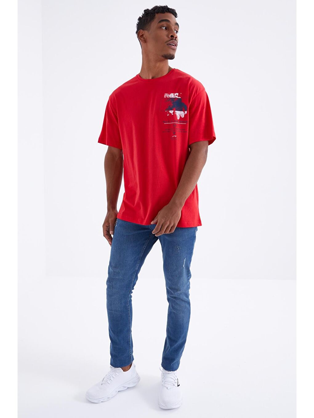 TOMMYLIFE Kırmızı Baskı Detaylı O Yaka Erkek Oversize T-Shirt  - 88099 - 4