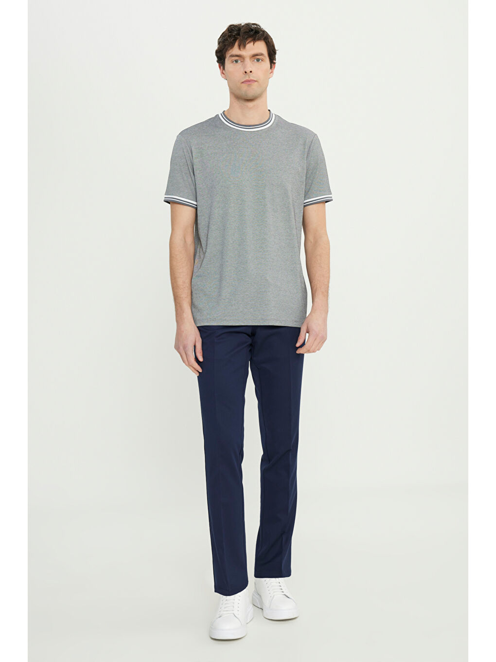 Erkek Siyah Pamuklu Slim Fit Dar Kesim Bisiklet Yaka Tişört-2