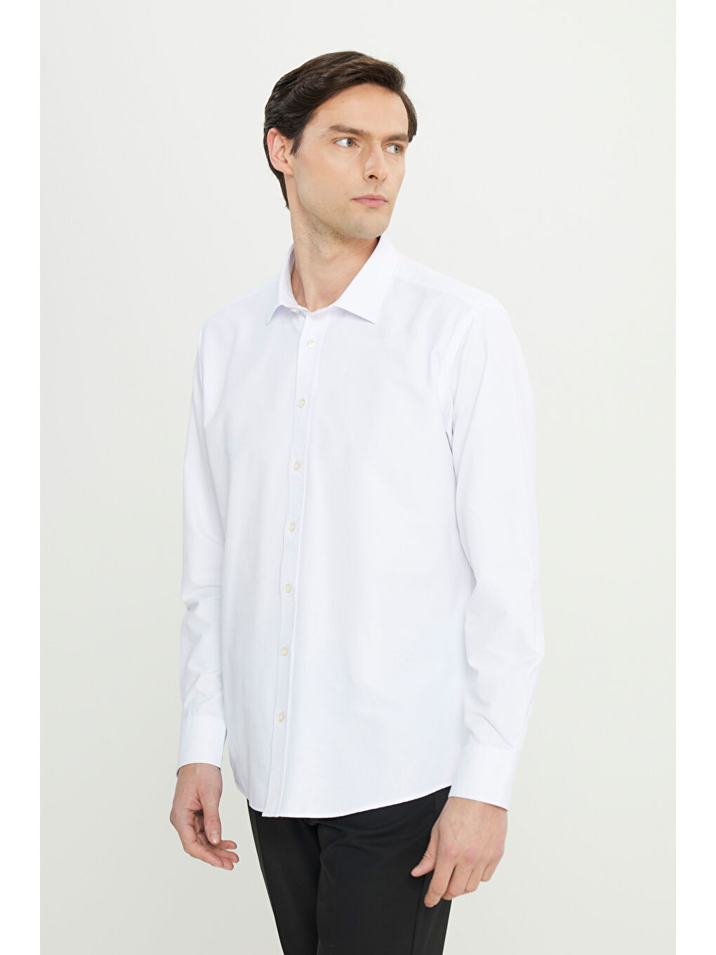 Erkek Beyaz Regular Fit Rahat Kesim Klasik Yaka Armürlü Gömlek-2