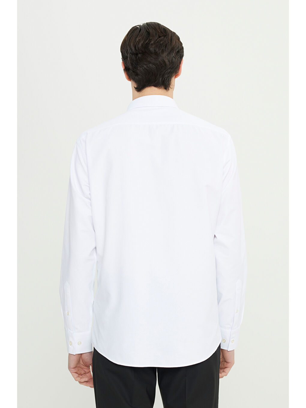 Erkek Beyaz Regular Fit Rahat Kesim Klasik Yaka Armürlü Gömlek-4