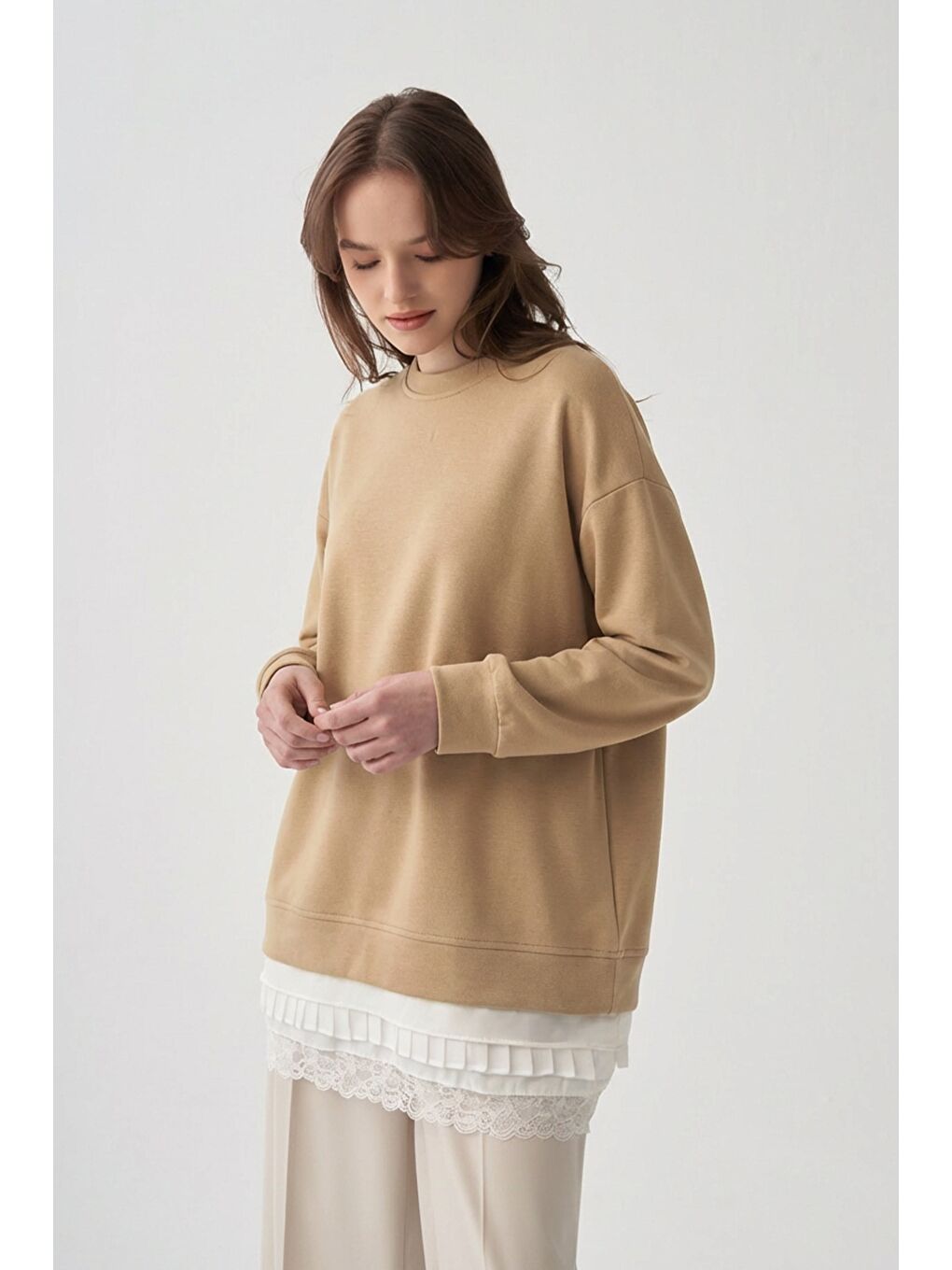 Bej-Garni Detaylı Tunik