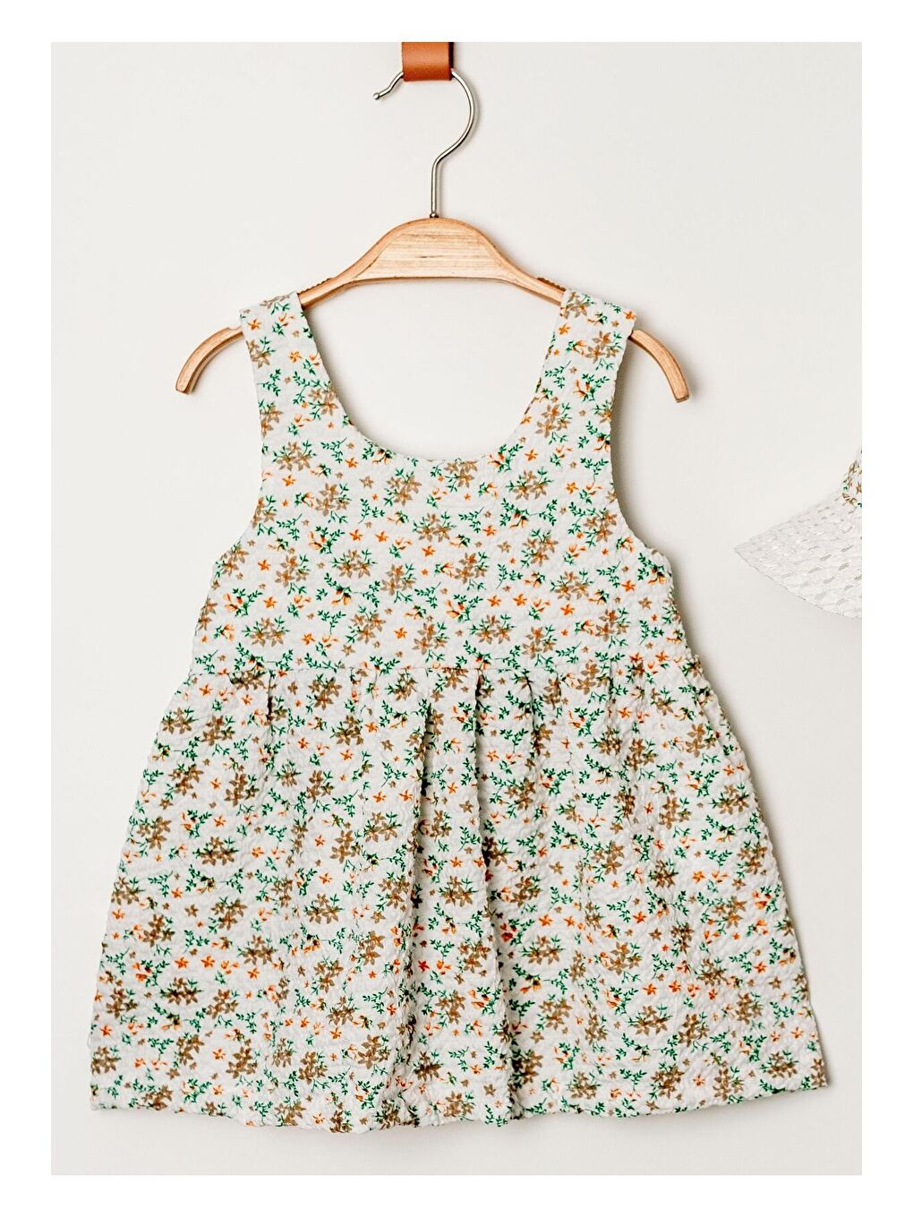 Yeşil Tatlı Çiçek Desenli Şapkalı Fiyonklu Kız Bebek Elbisesi-2