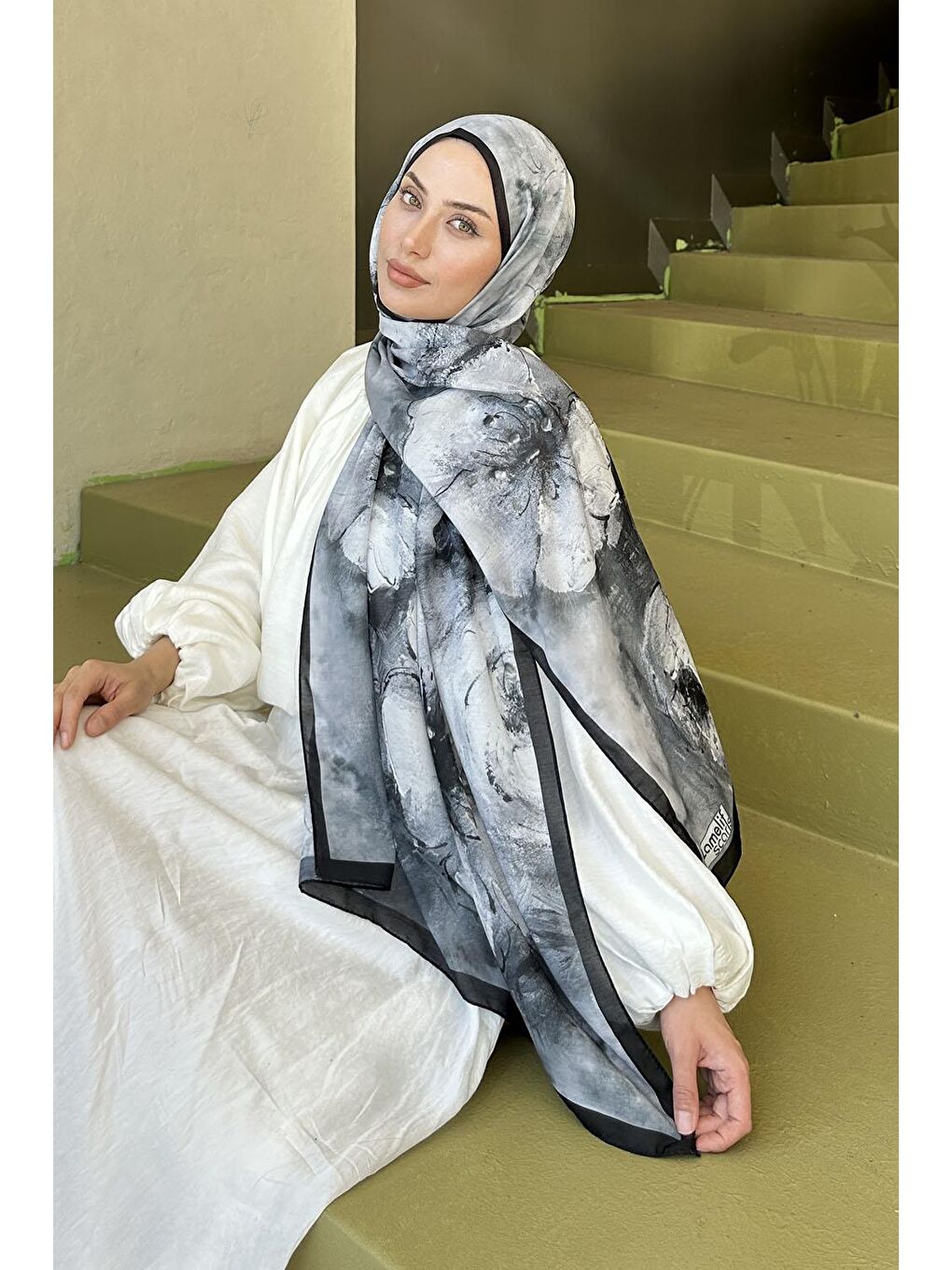 Bohem Çiçek Desen Soft Şal Siyah-1