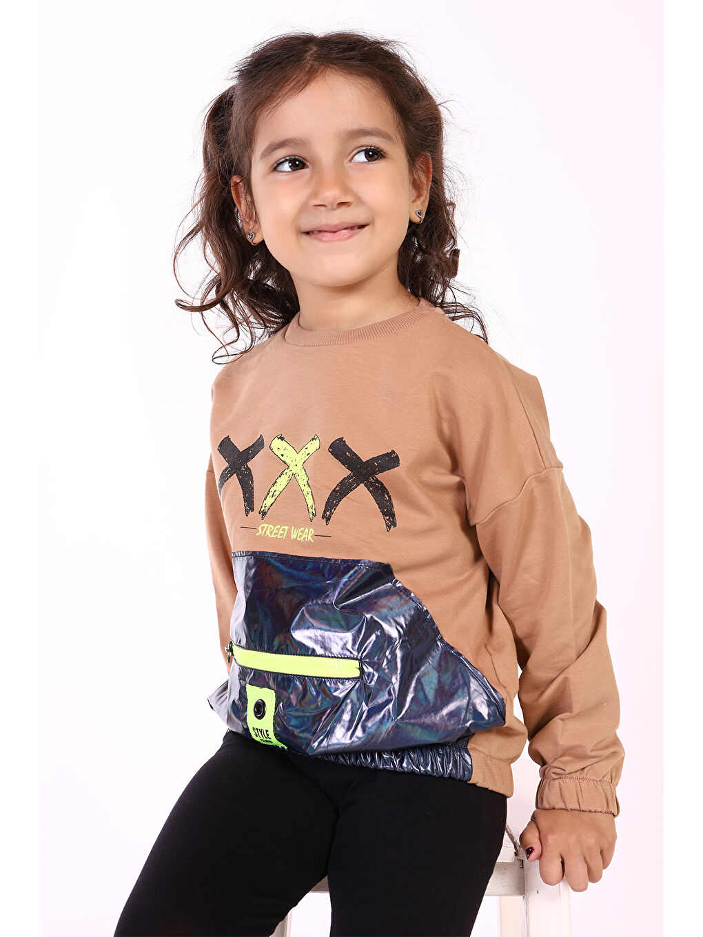 Toontoykids Kahverengi Kız Çocuk Cep Detaylı Baskılı Sweatshirt