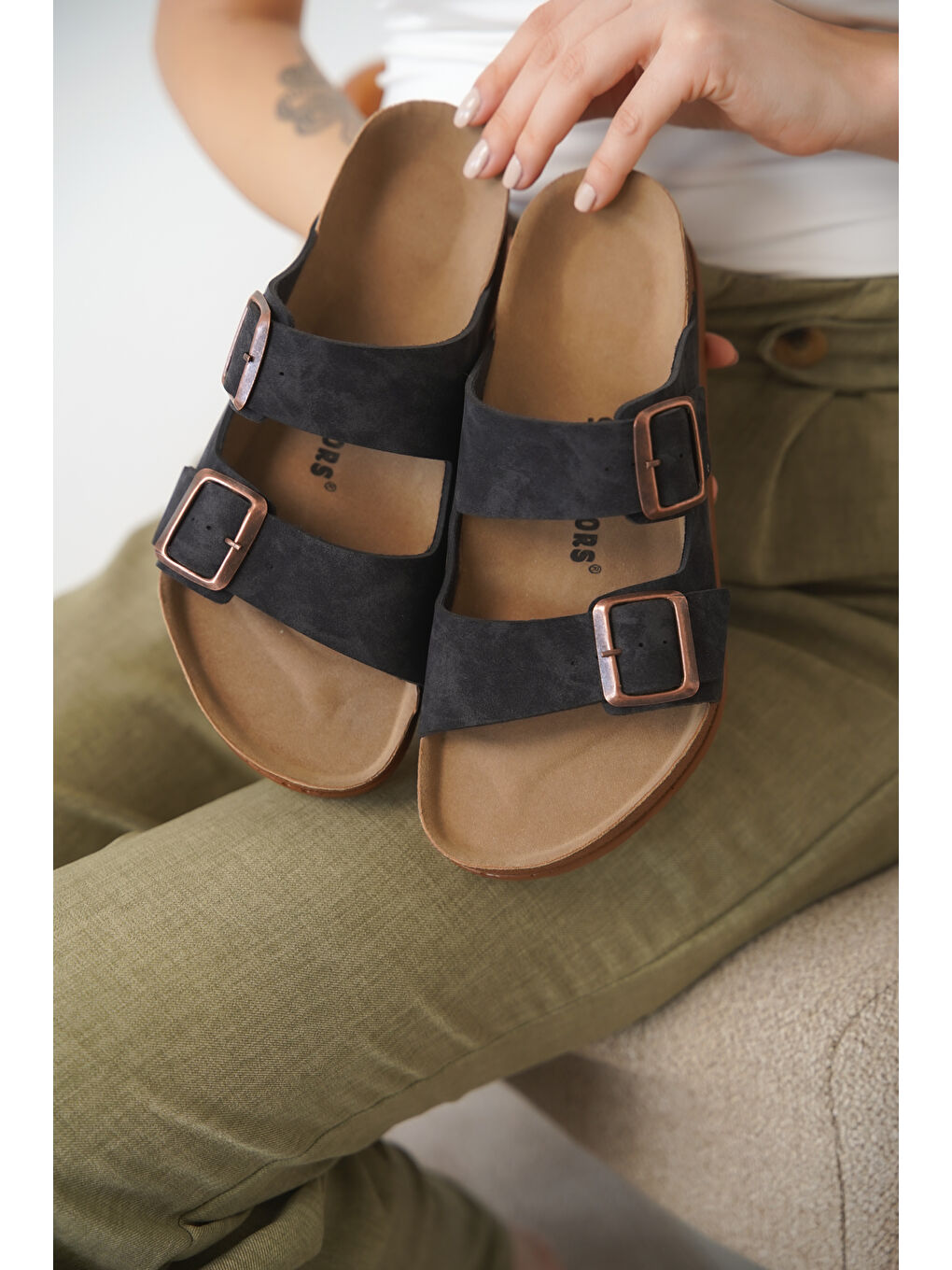 Siyah Arizona Günlük Ortopedik Unisex Çift Tokalı Terlik-4