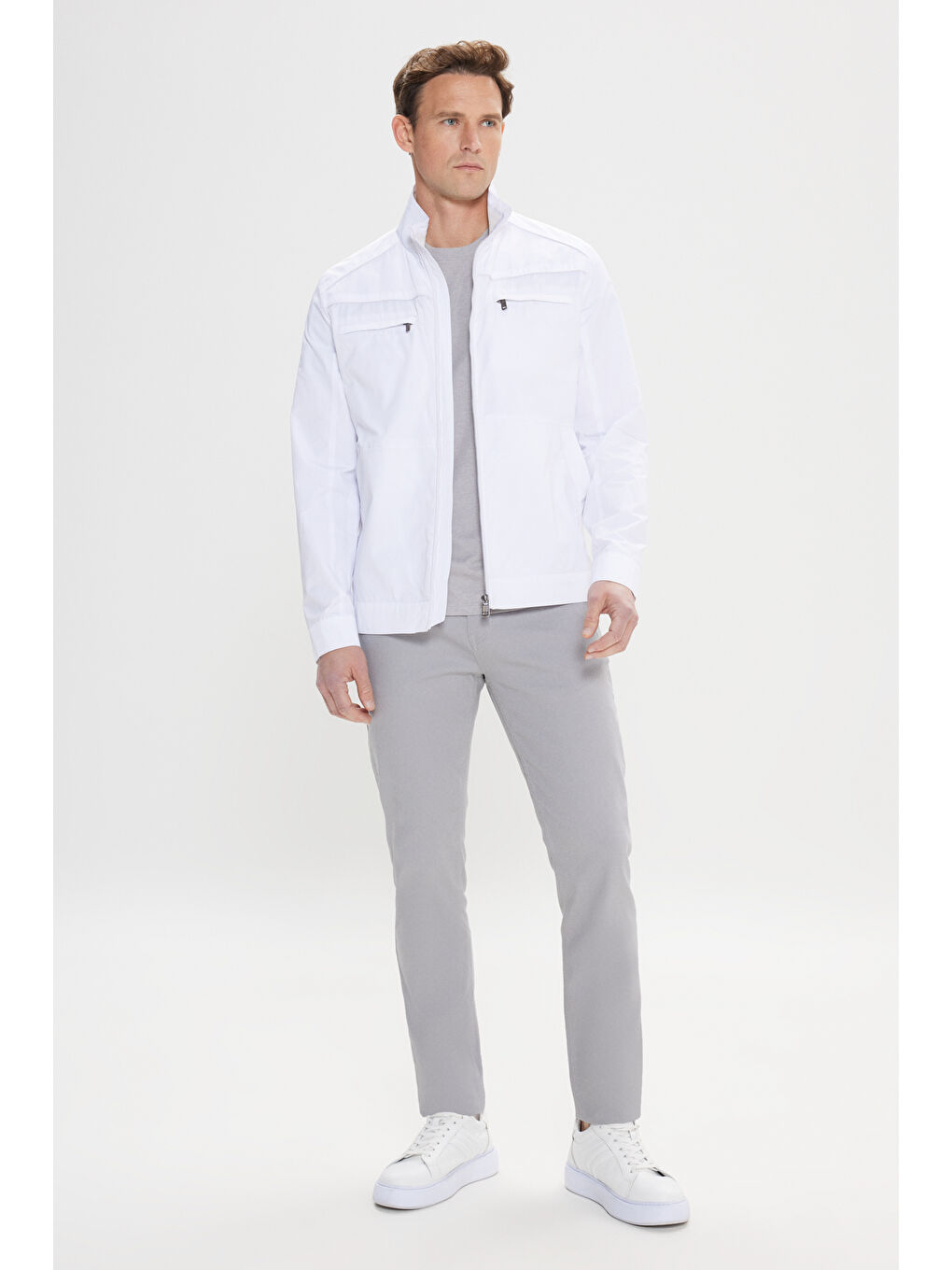 Erkek Beyaz Standart Fit Normal Kesim Dik Yaka Cepli Rahat Mont-1