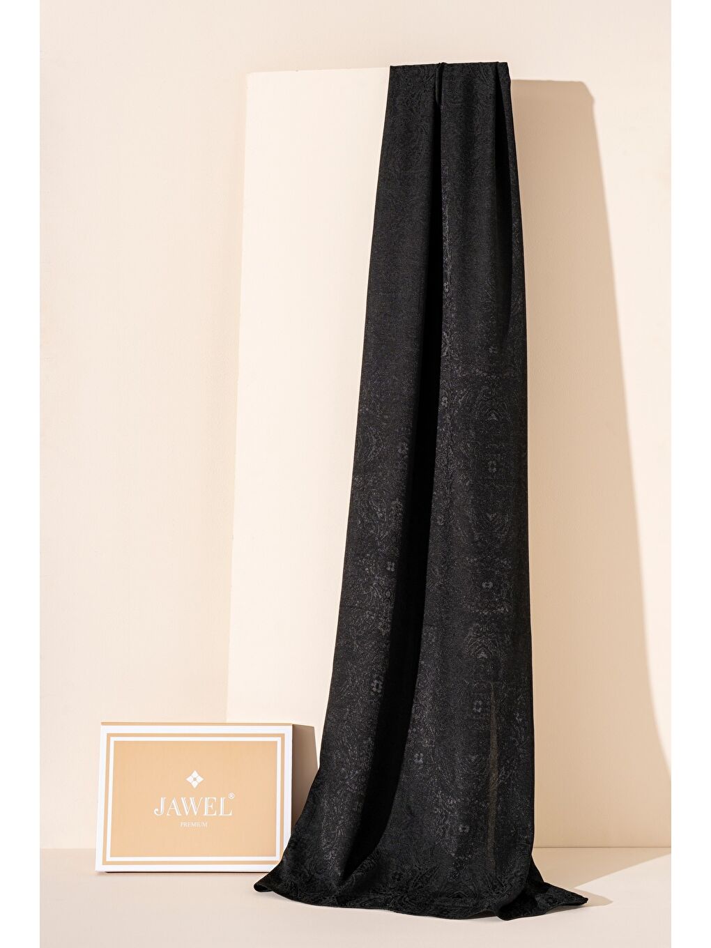 Siyah Kadın Libissa Modal Floş Şal