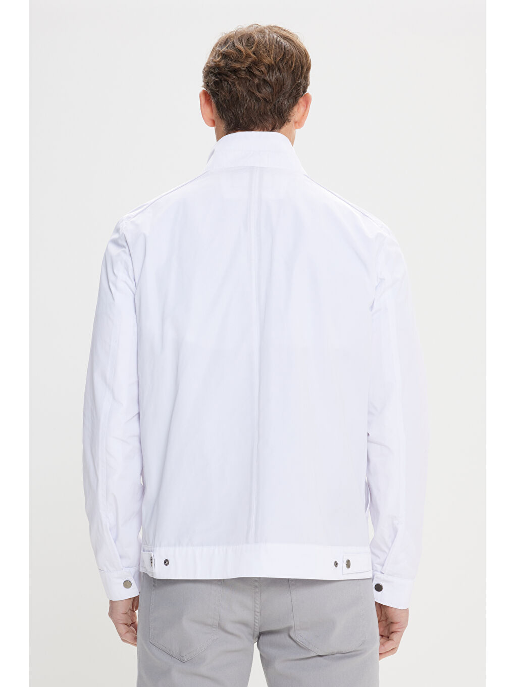 Erkek Beyaz Standart Fit Normal Kesim Dik Yaka Cepli Rahat Mont-4