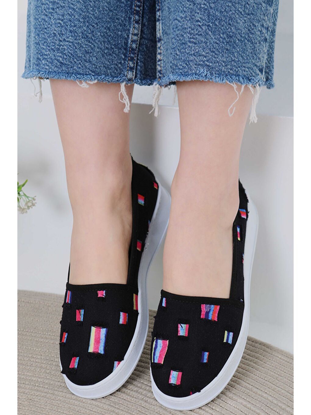 Kadın Siyah Kare Renk Detaylı Babet - 27078