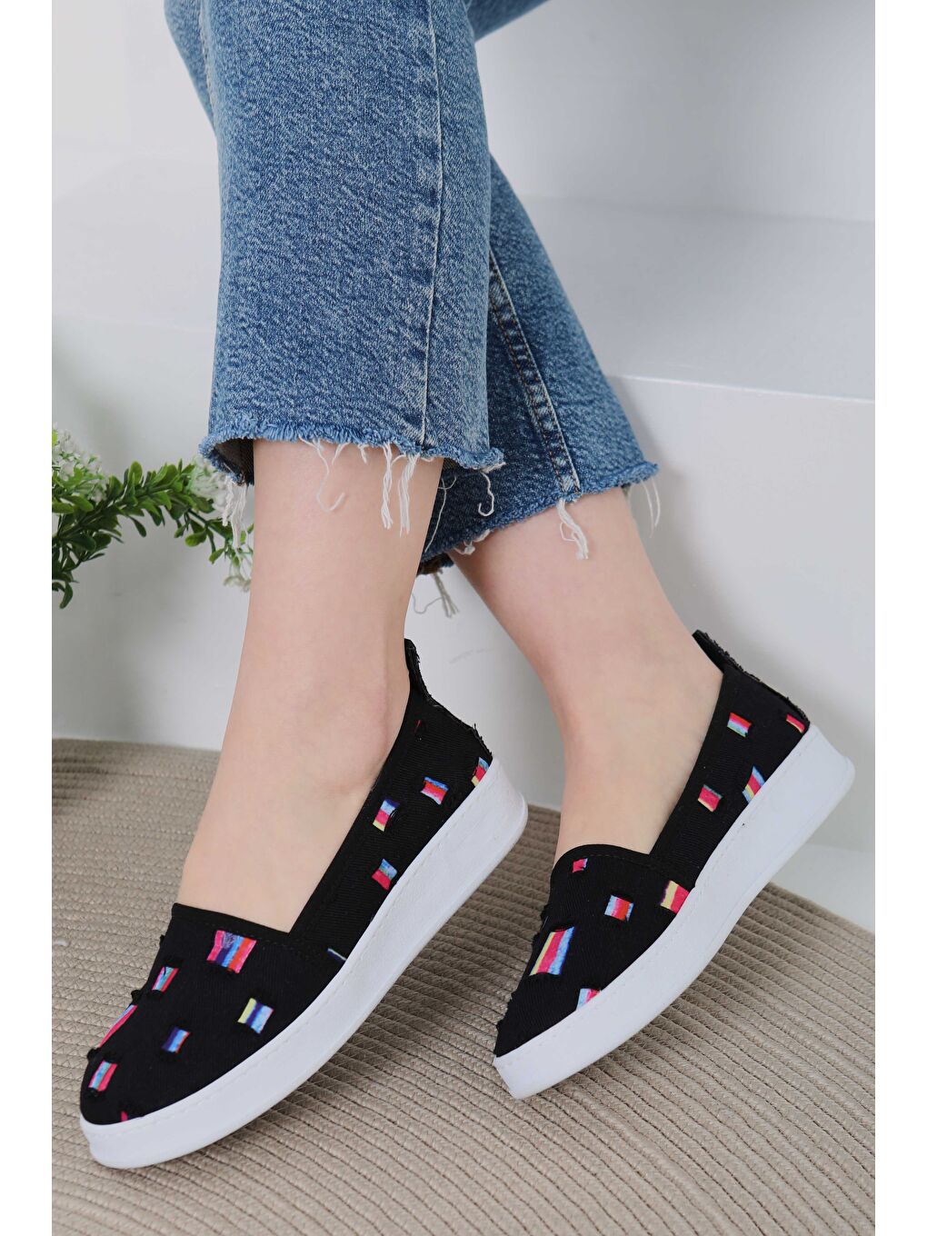 Kadın Siyah Kare Renk Detaylı Babet - 27078-2