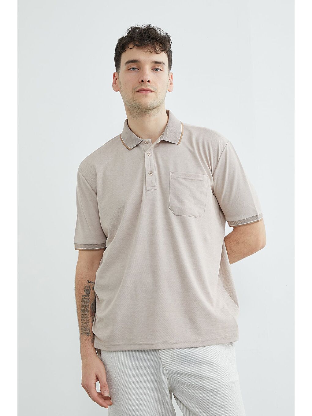 Bej Tek Cepli Polo Yaka Tişört-1