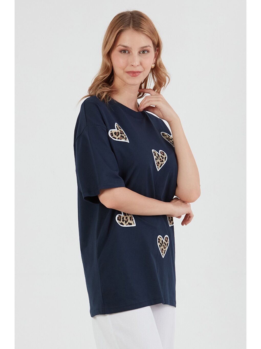 Lacivert Leopar Ve Kalp Baskılı Oversize Tişört-3