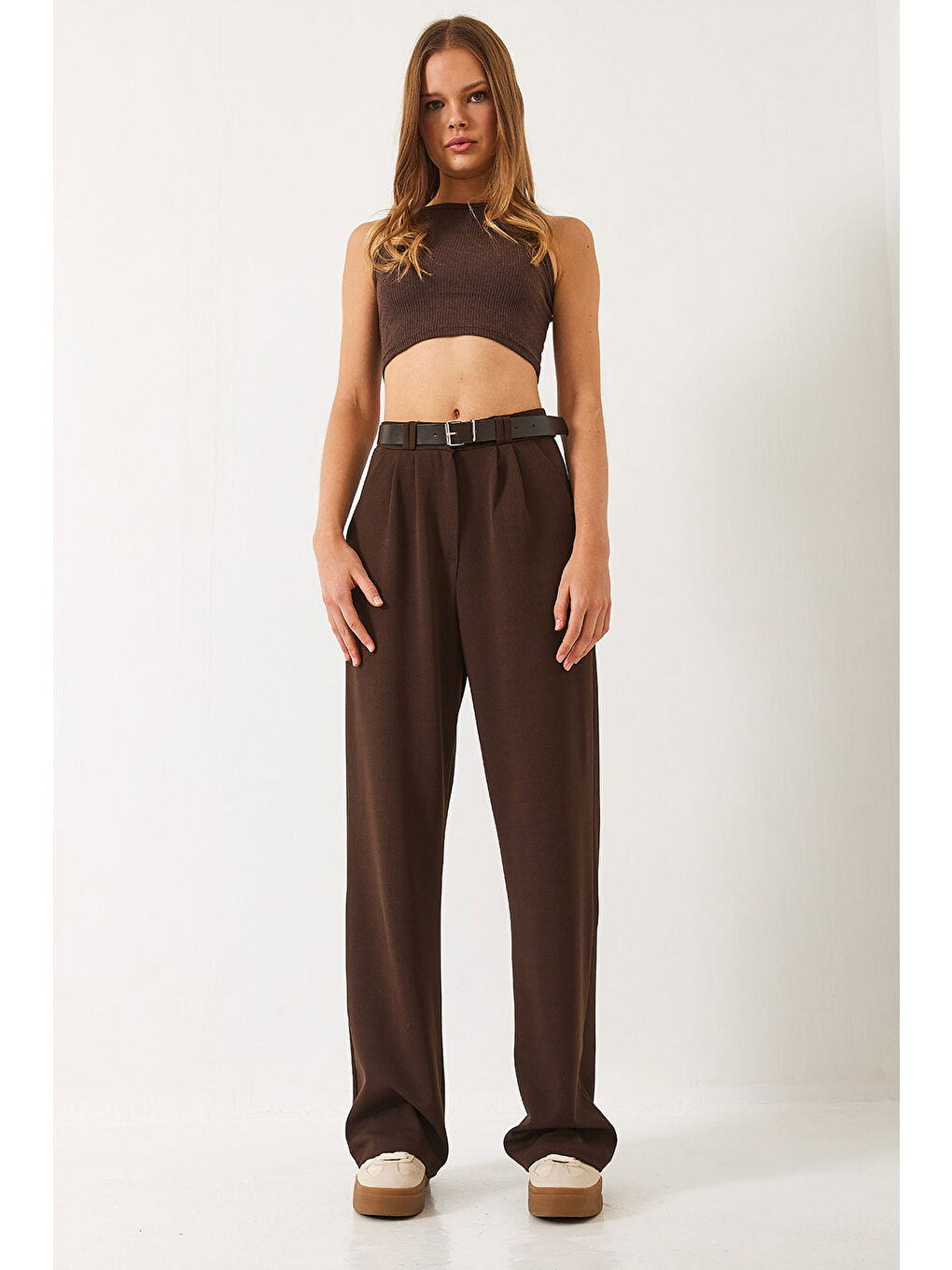 Kahverengi Kadın Çift Pile Detaylı Kemerli Örme Pantolon-1