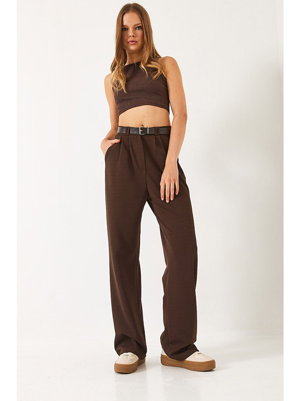 Kahverengi Kadın Çift Pile Detaylı Kemerli Örme Pantolon-2