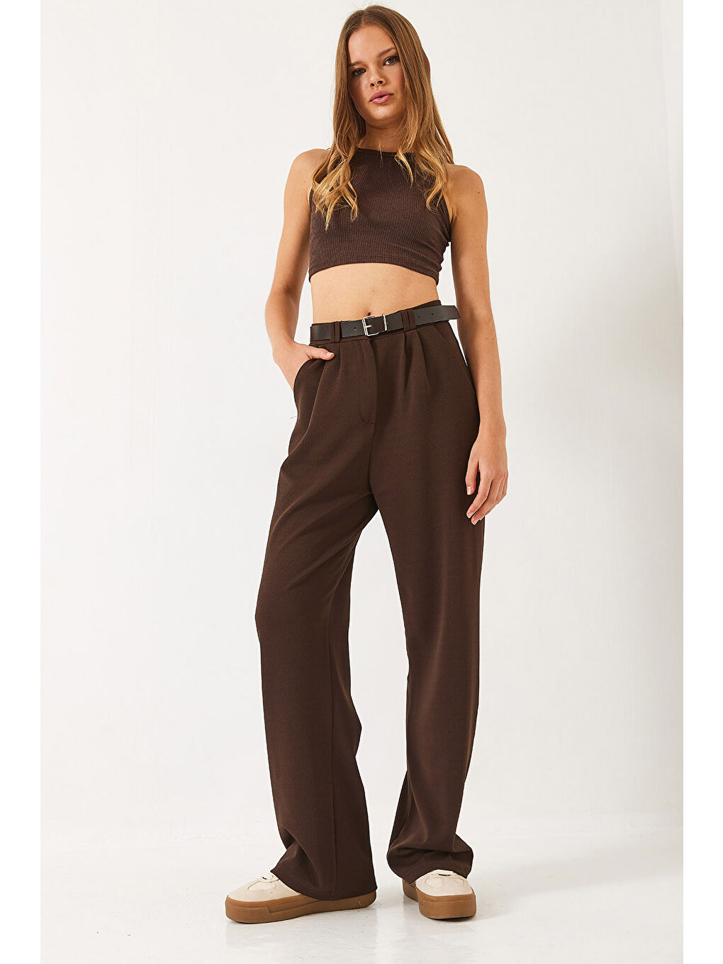 Kahverengi Kadın Çift Pile Detaylı Kemerli Örme Pantolon-3