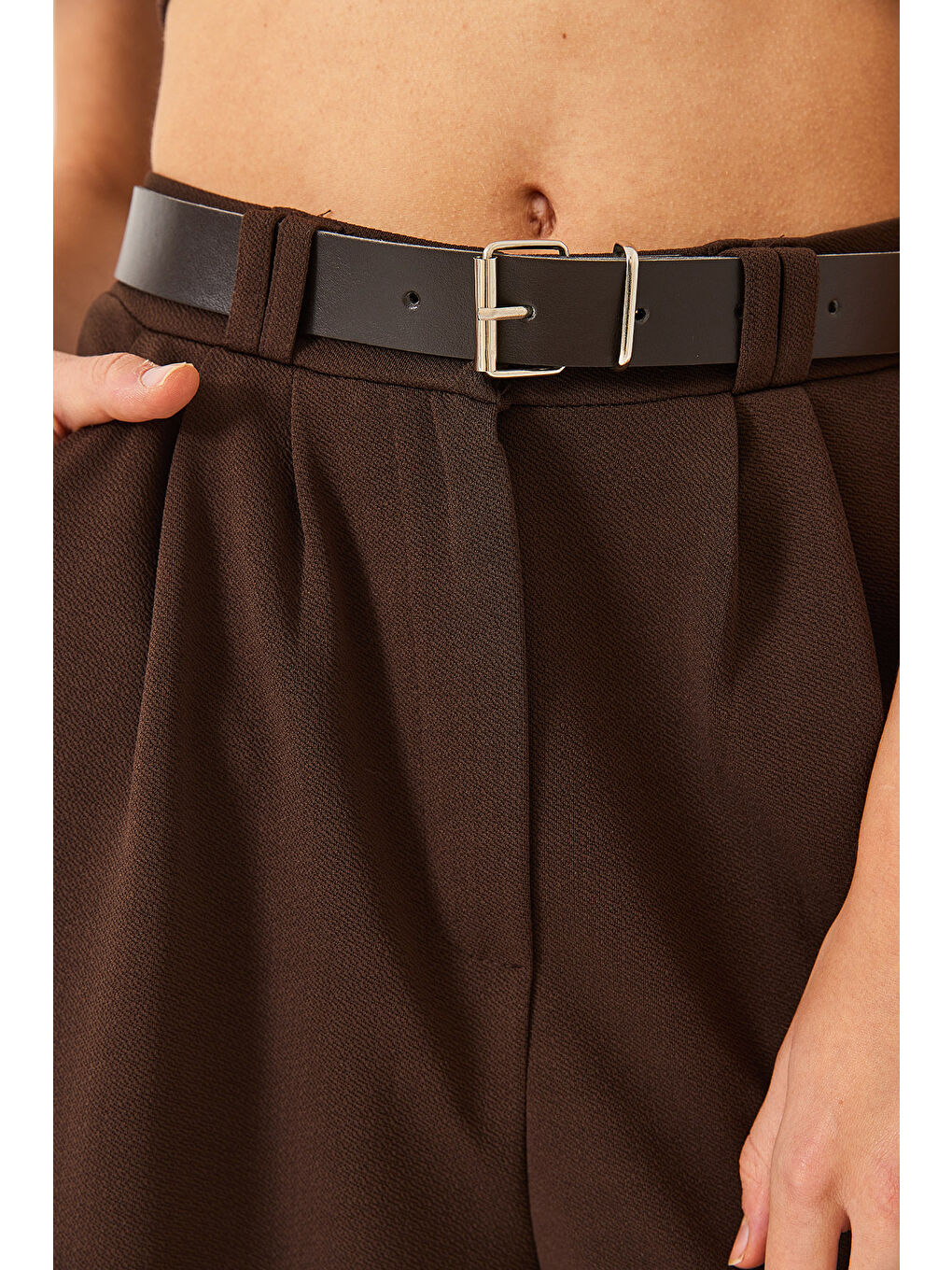 Kahverengi Kadın Çift Pile Detaylı Kemerli Örme Pantolon-5