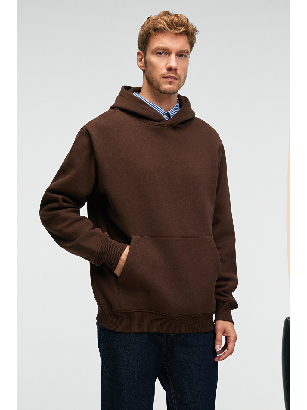 Kahverengi Amos Erkek Yumuşak Kumaşlı 3 İplik Oversize Kapüşonlu Kanguru Cepli Acı Kahve Sweatshirt-3