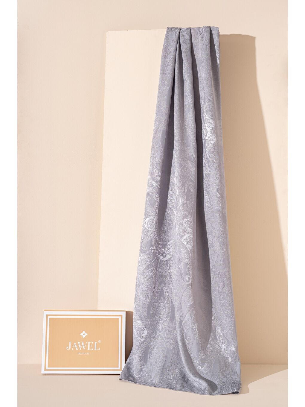 Gri Kadın Pirsus Modal Floş Şal