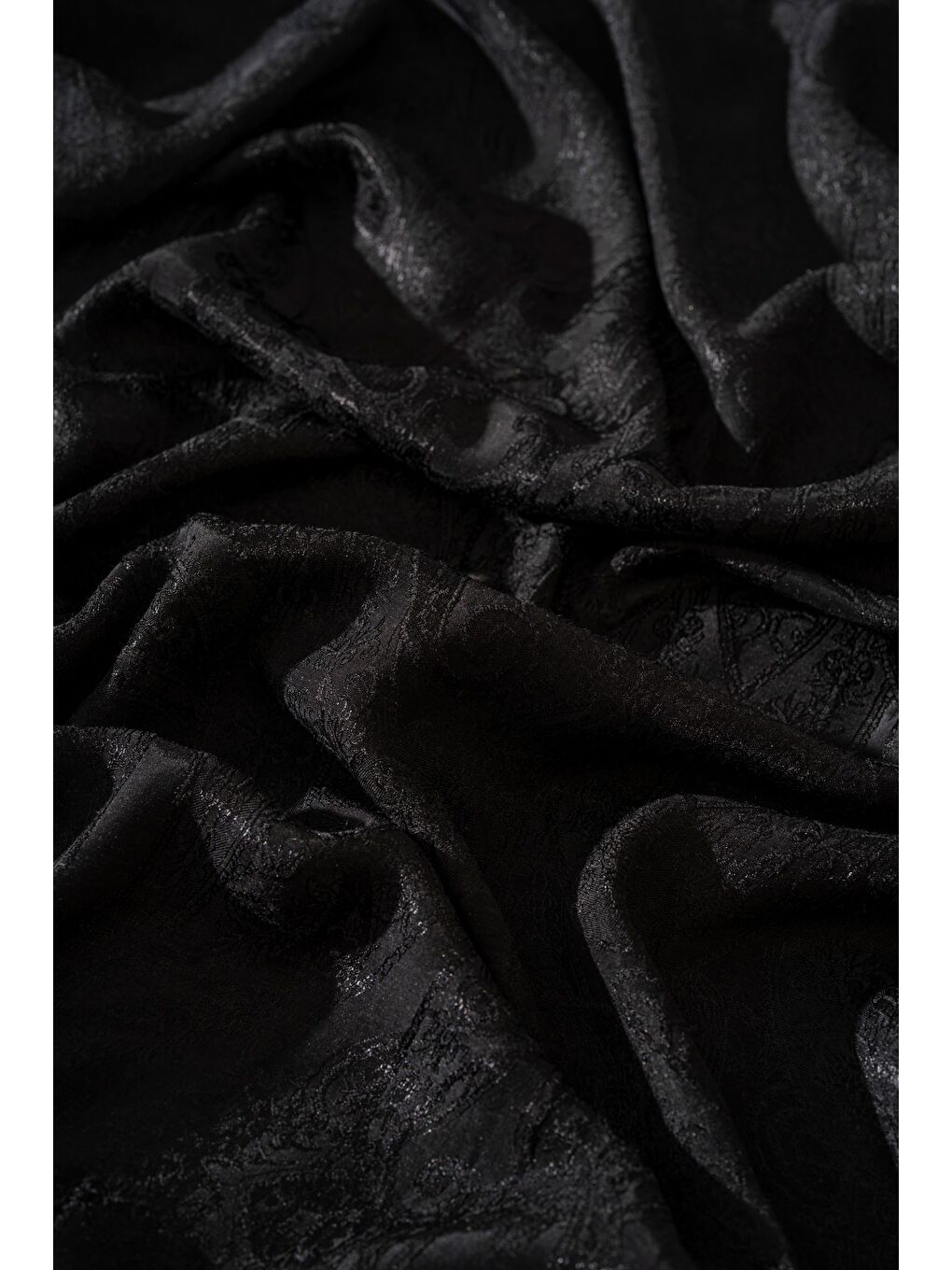 Siyah Kadın Pirsus Modal Floş Şal-1