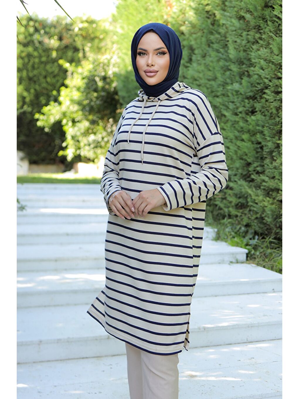 Kadın Bisiklet Yaka Çizgili Armalı Tunik - 26564 Lacivert - 26564-3
