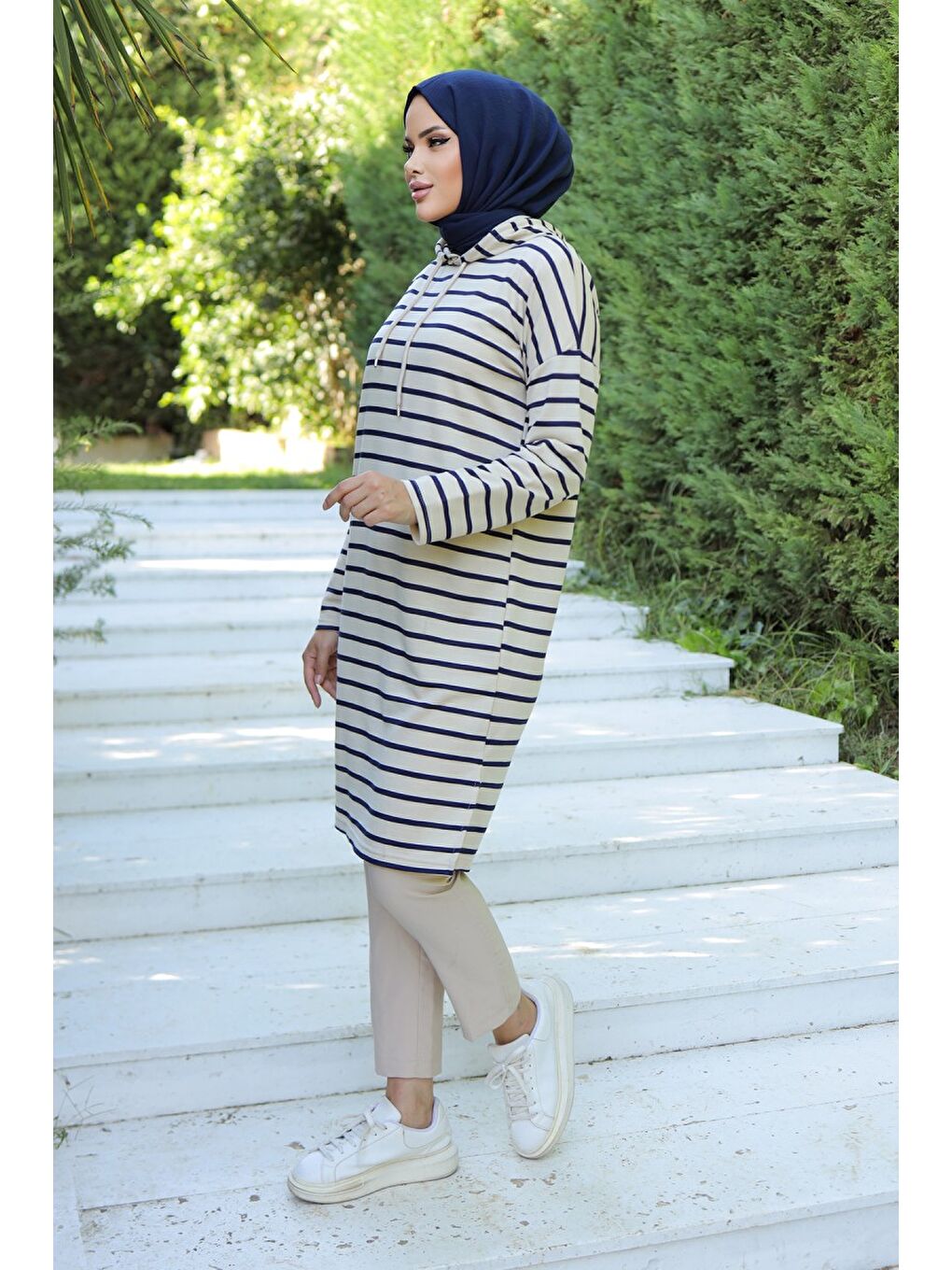 Kadın Bisiklet Yaka Çizgili Armalı Tunik - 26564 Lacivert - 26564-4