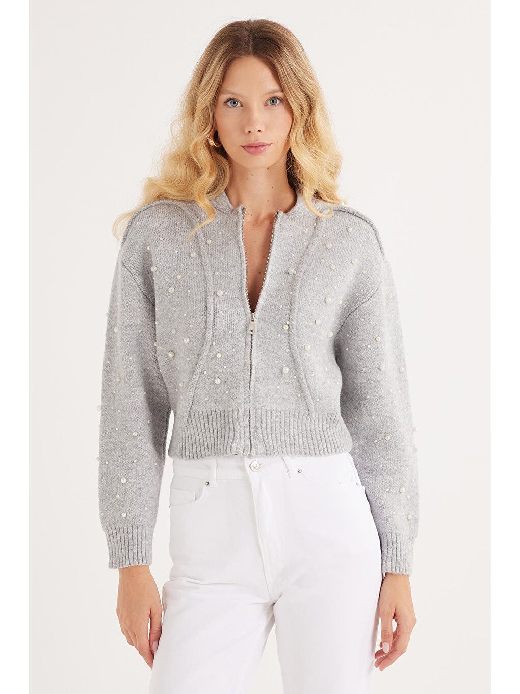 Kadın Regular Fit Klasik Kesim İnci İşlemeli Gri Hırka-3