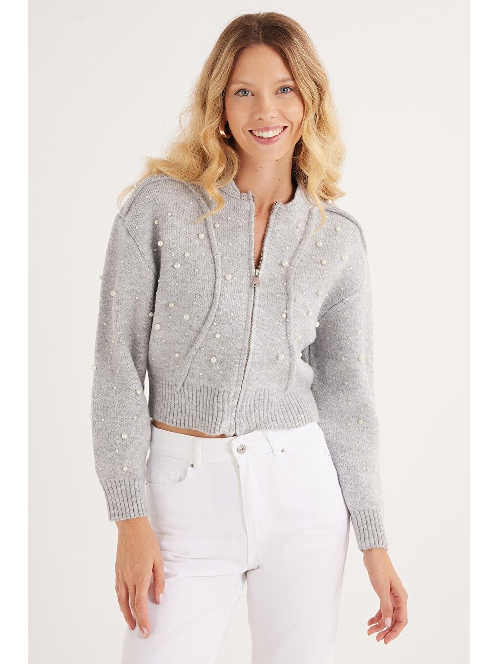 Kadın Regular Fit Klasik Kesim İnci İşlemeli Gri Hırka-4