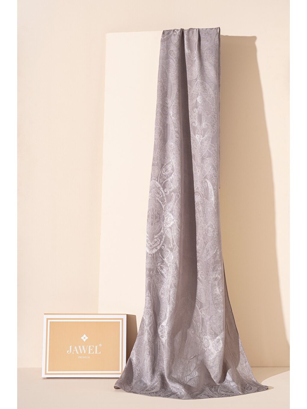 Bej Kadın Pirsus Modal Floş Şal