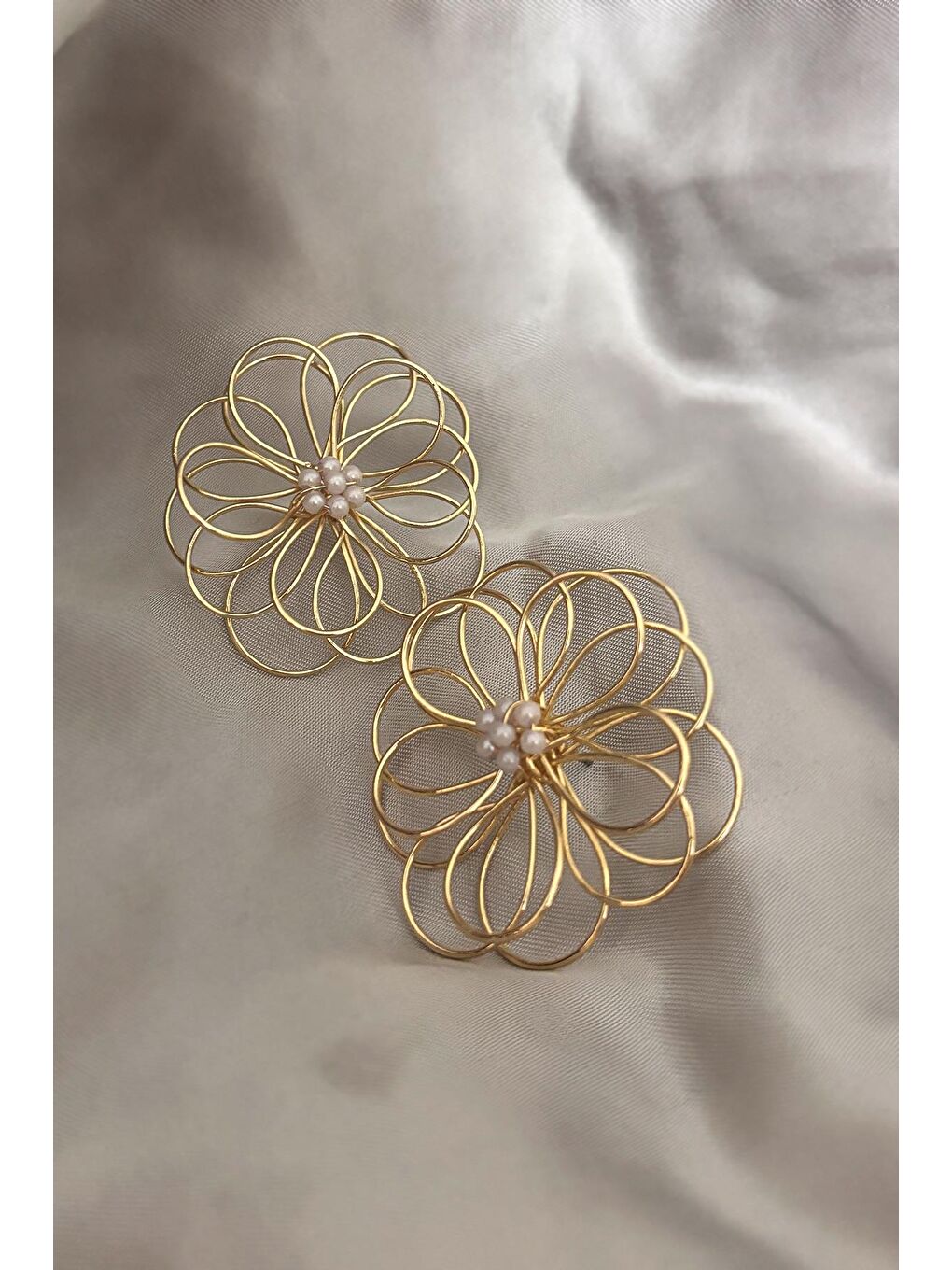 Sarı Hafif Kamelya Çiçek Küpe-2