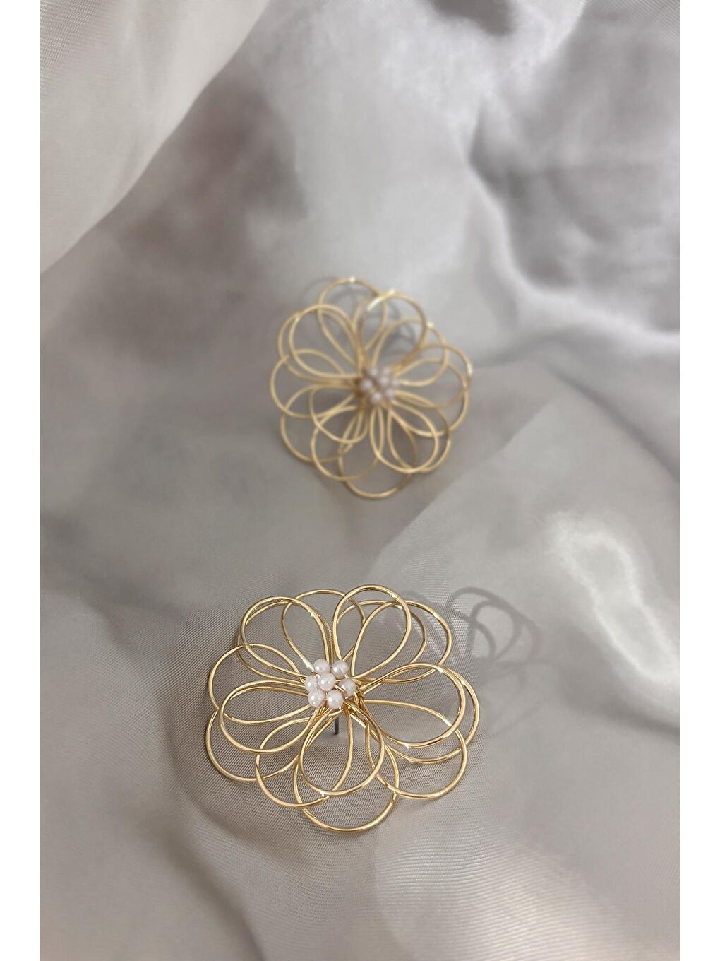 Sarı Hafif Kamelya Çiçek Küpe-3