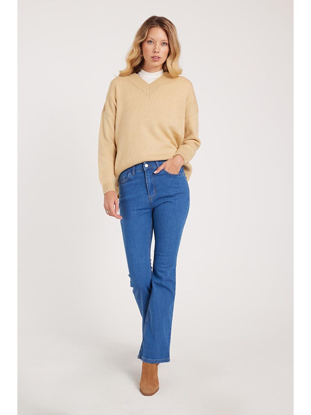 Kadın Regular Fit Klasik Kesim Pamuklu İspanyol Paça Mavi Jean Jean Pantolon-1