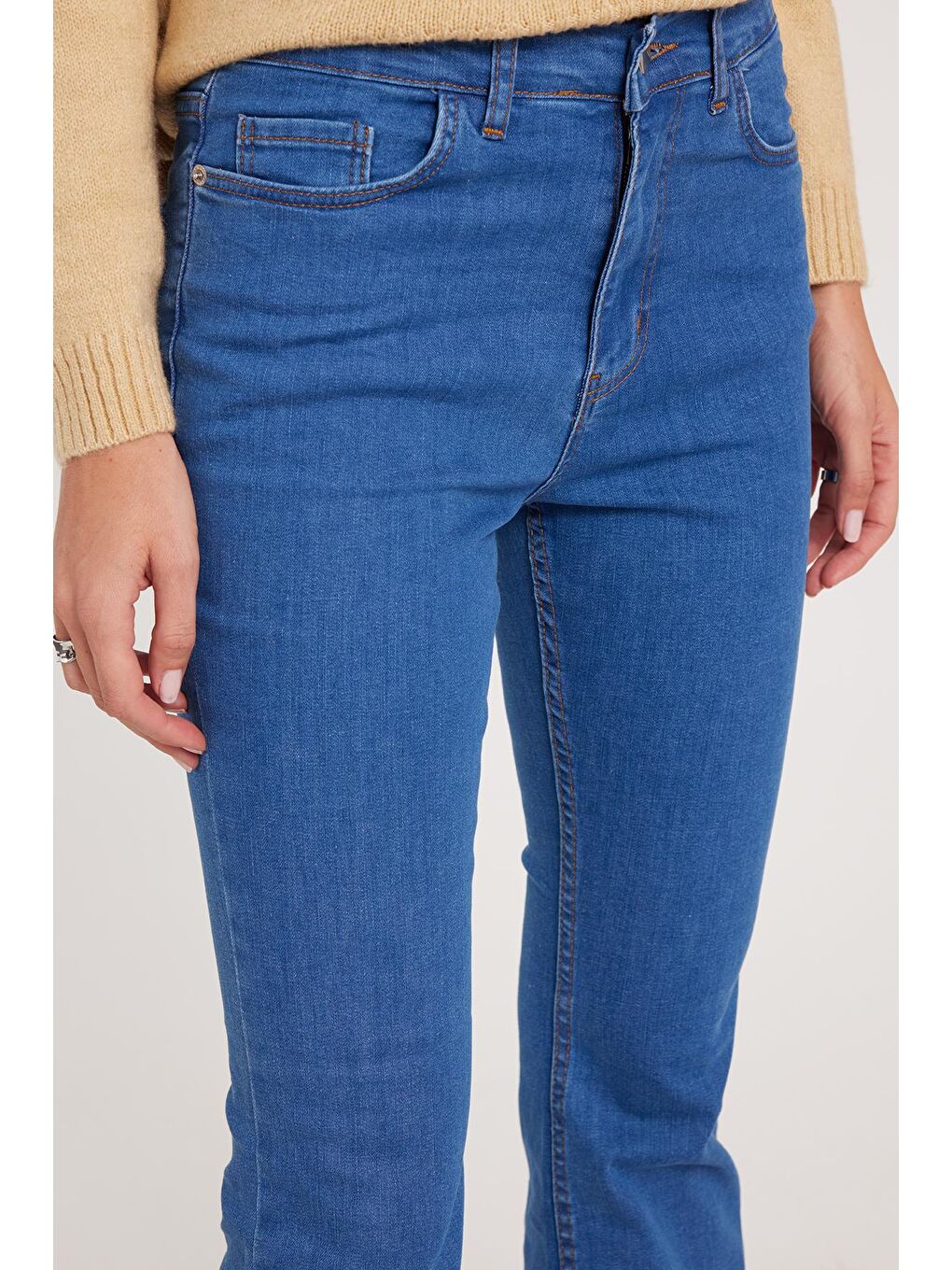 Kadın Regular Fit Klasik Kesim Pamuklu İspanyol Paça Mavi Jean Jean Pantolon-2