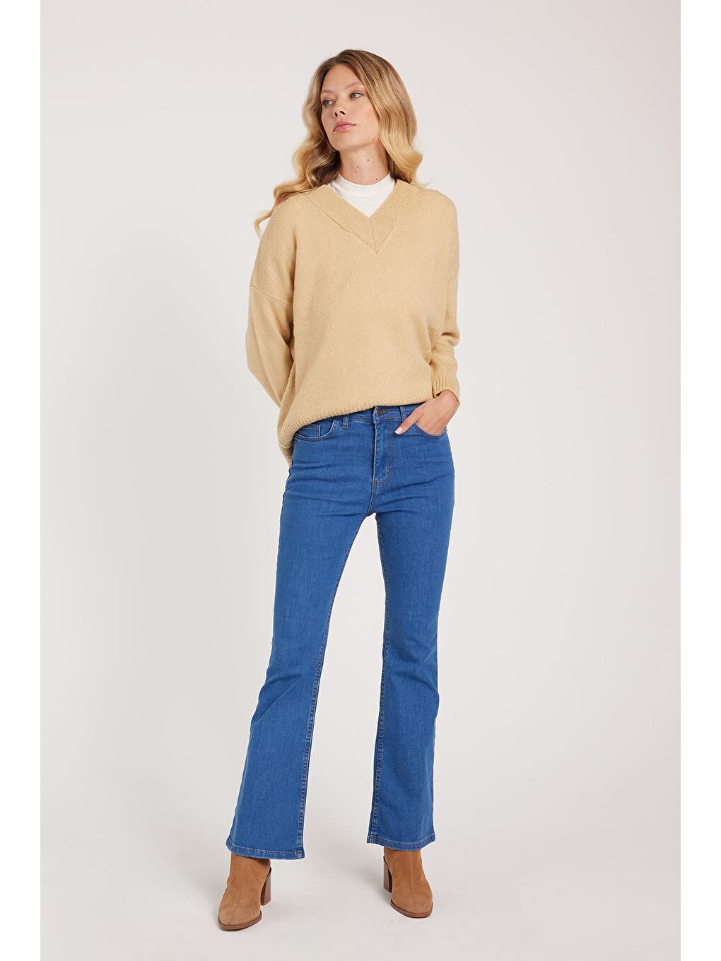 Kadın Regular Fit Klasik Kesim Pamuklu İspanyol Paça Mavi Jean Jean Pantolon-4