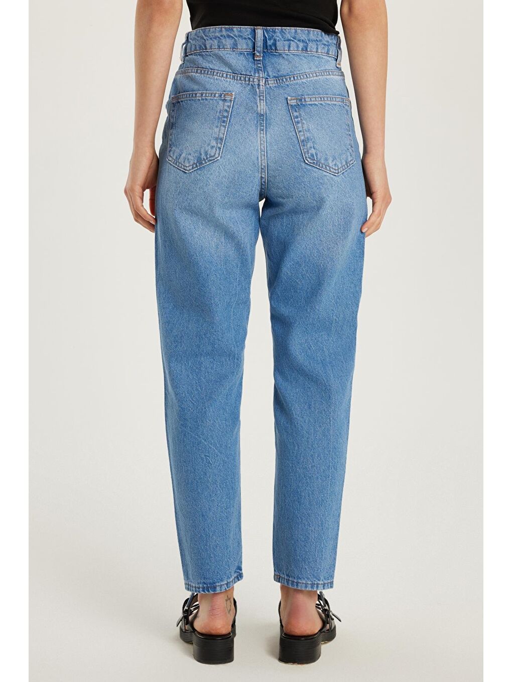 Kadın Regular Fit Boru Paça Mavi Jean Jean Pantolon-4