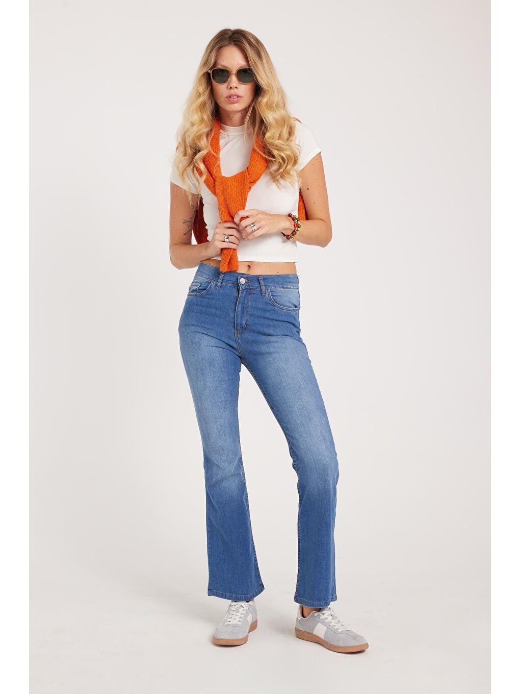 Kadın Regular Fit Klasik Kesim Pamuklu İspanyol Paça Lacivert Jean Jean Pantolon-1