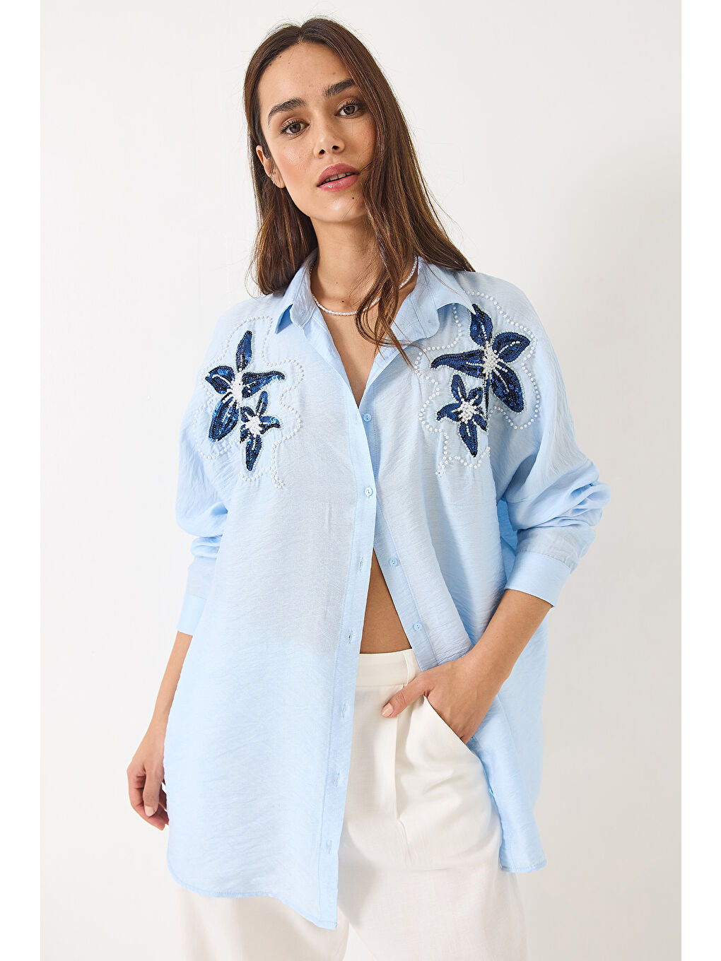 Mavi Kadın Çiçek Deseneli Pul Payet İşlemeli Oversze Aerobin Gömlek-3