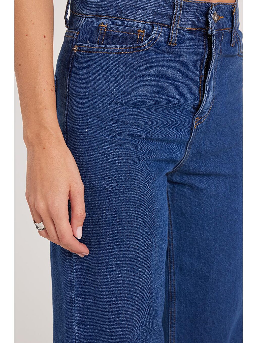 Kadın Regular Fit Klasik Kesim Pamuklu Bol Paça Koyu Mavi Jean Pantolon-2