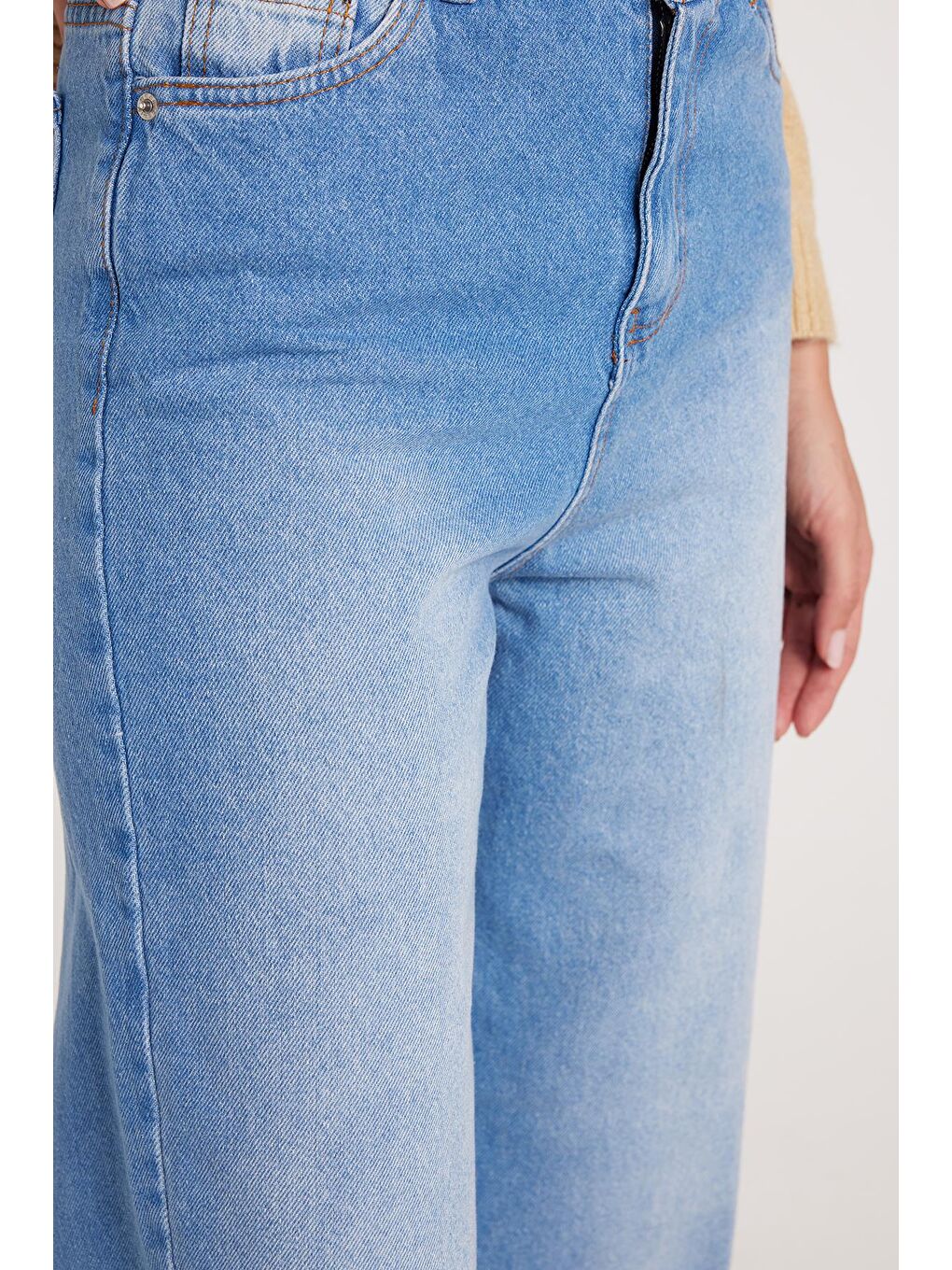 Kadın Regular Fit Klasik Kesim Pamuklu Bol Paça Mavi Jean Pantolon-2