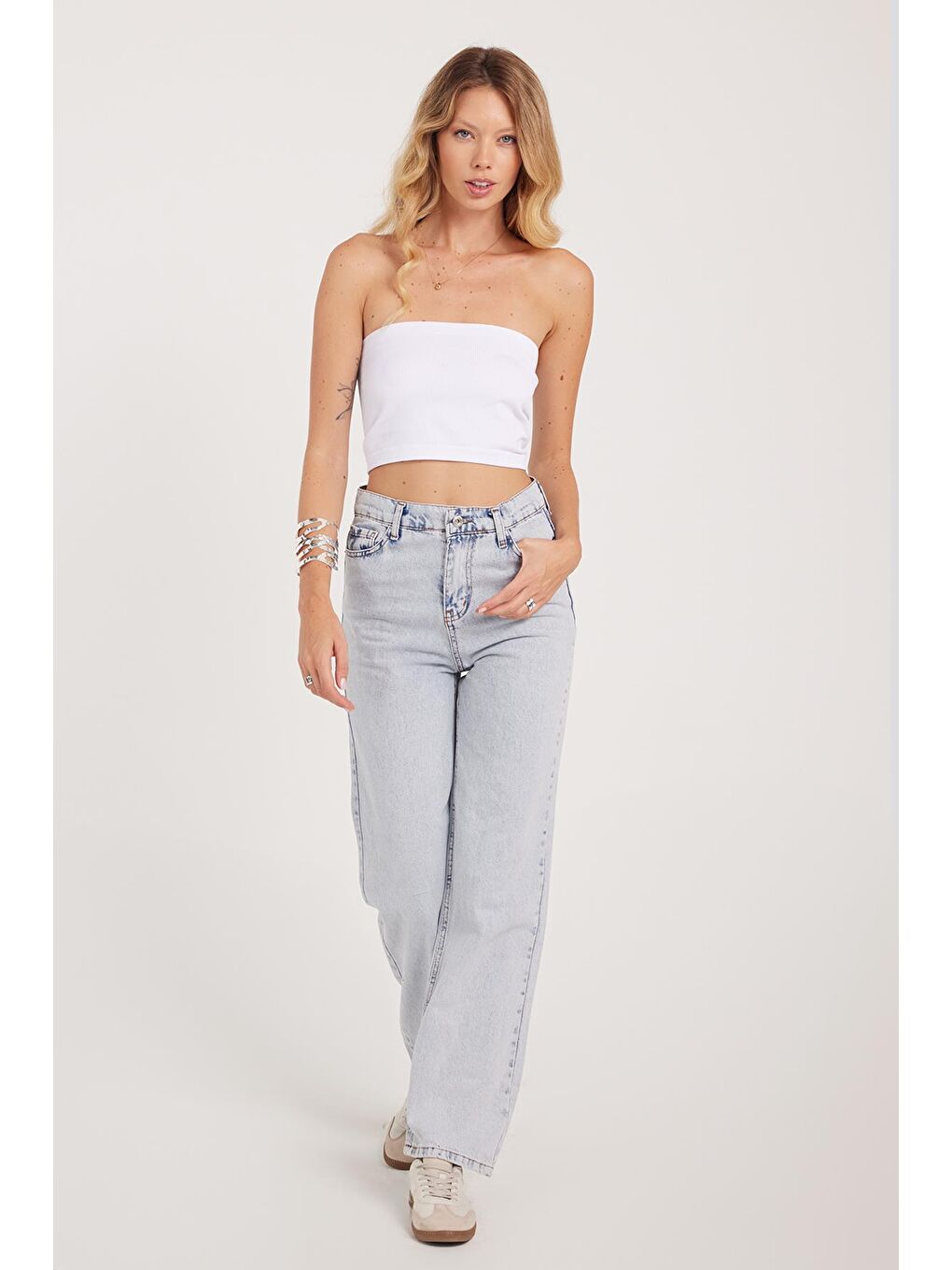 Kadın Regular Fit Klasik Kesim Pamuklu Bol Paça Açık Mavi Jean Pantolon-4