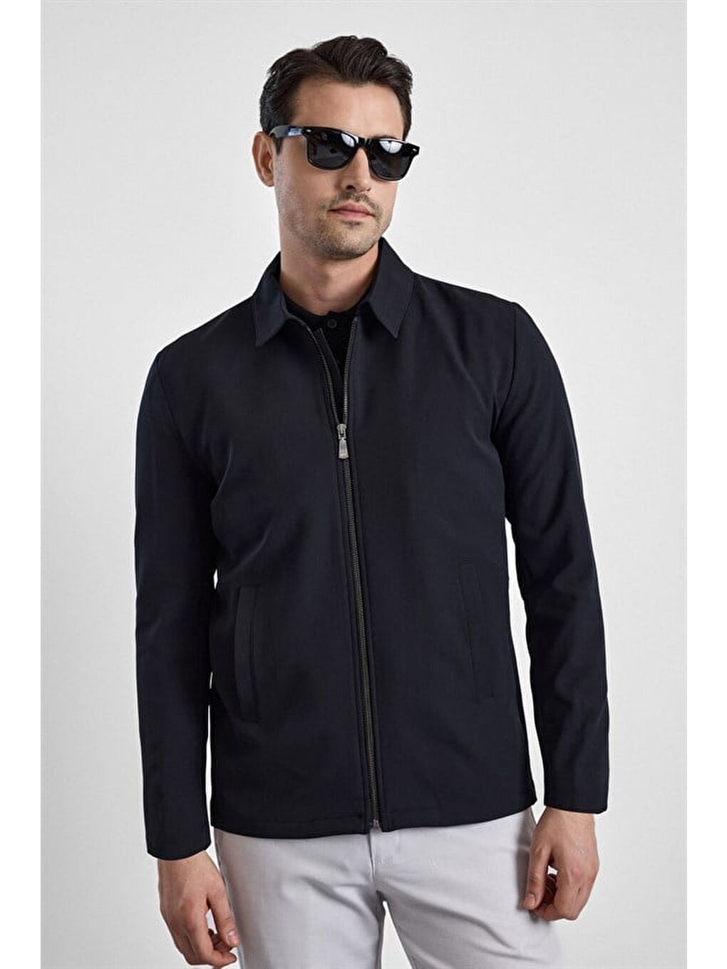 Siyah Slim Bebe Yaka Düz Yan Cepli Fermuarlı Dolgusuz Mont Ceket