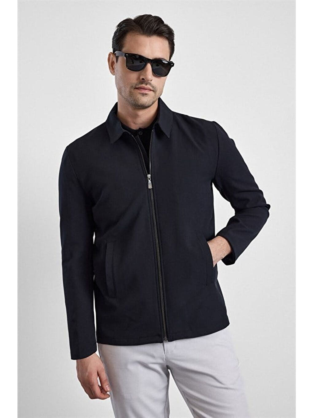 Siyah Slim Bebe Yaka Düz Yan Cepli Fermuarlı Dolgusuz Mont Ceket-1