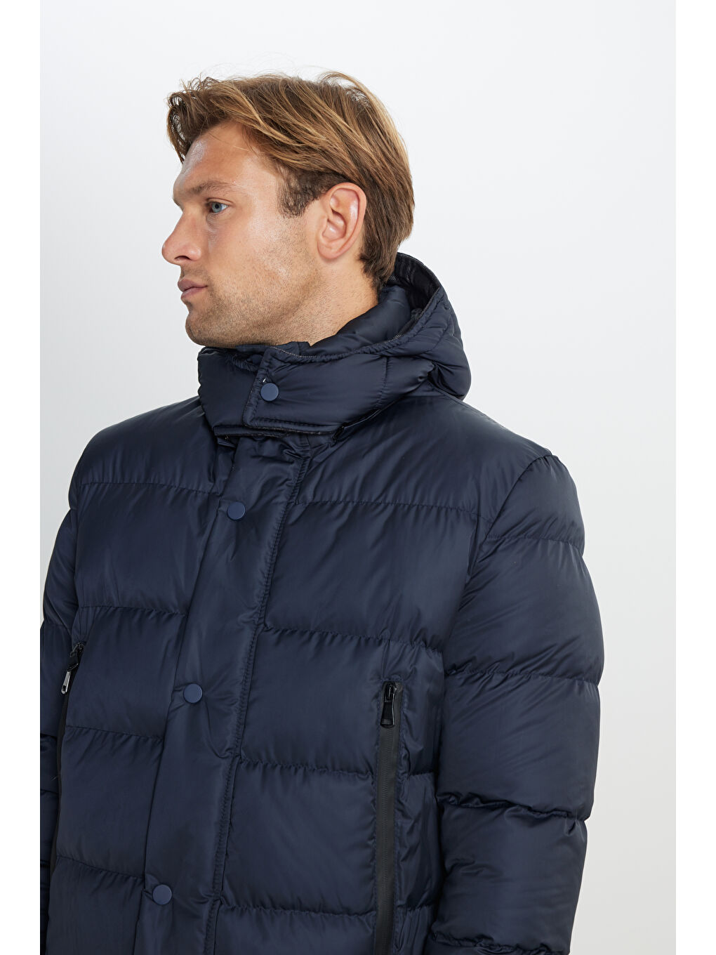 Erkek Lacivert Standart Fit Normal Kesim Çıkma Kapüşonlu Dik Yaka Yan Cepli Kaban-3