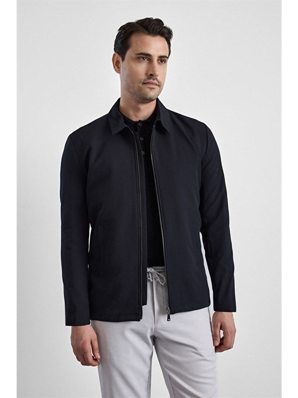 Siyah Slim Bebe Yaka Düz Yan Cepli Fermuarlı Dolgusuz Mont Ceket-3