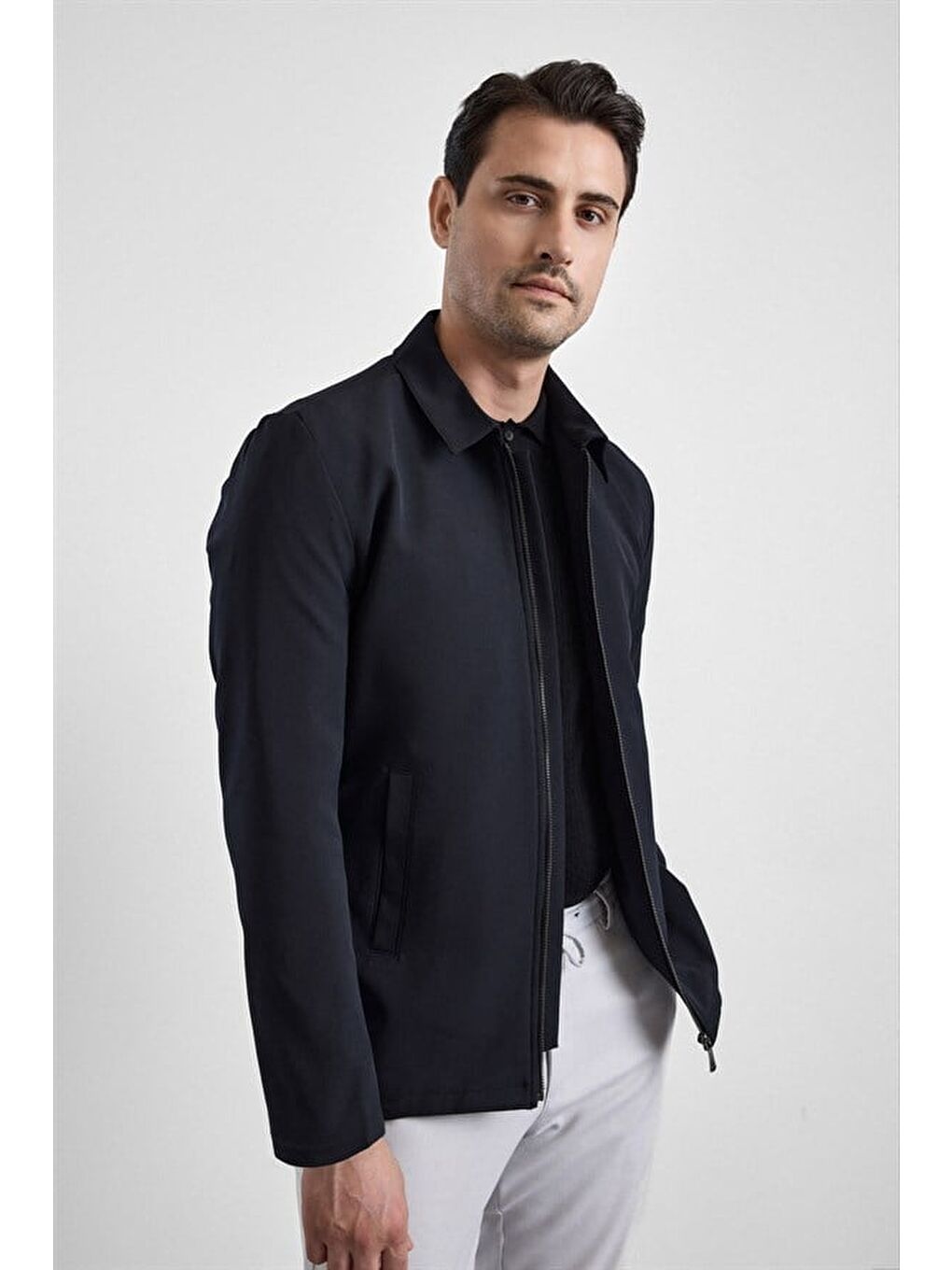 Siyah Slim Bebe Yaka Düz Yan Cepli Fermuarlı Dolgusuz Mont Ceket-4