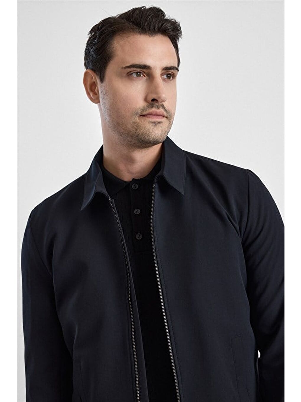 Siyah Slim Bebe Yaka Düz Yan Cepli Fermuarlı Dolgusuz Mont Ceket-5