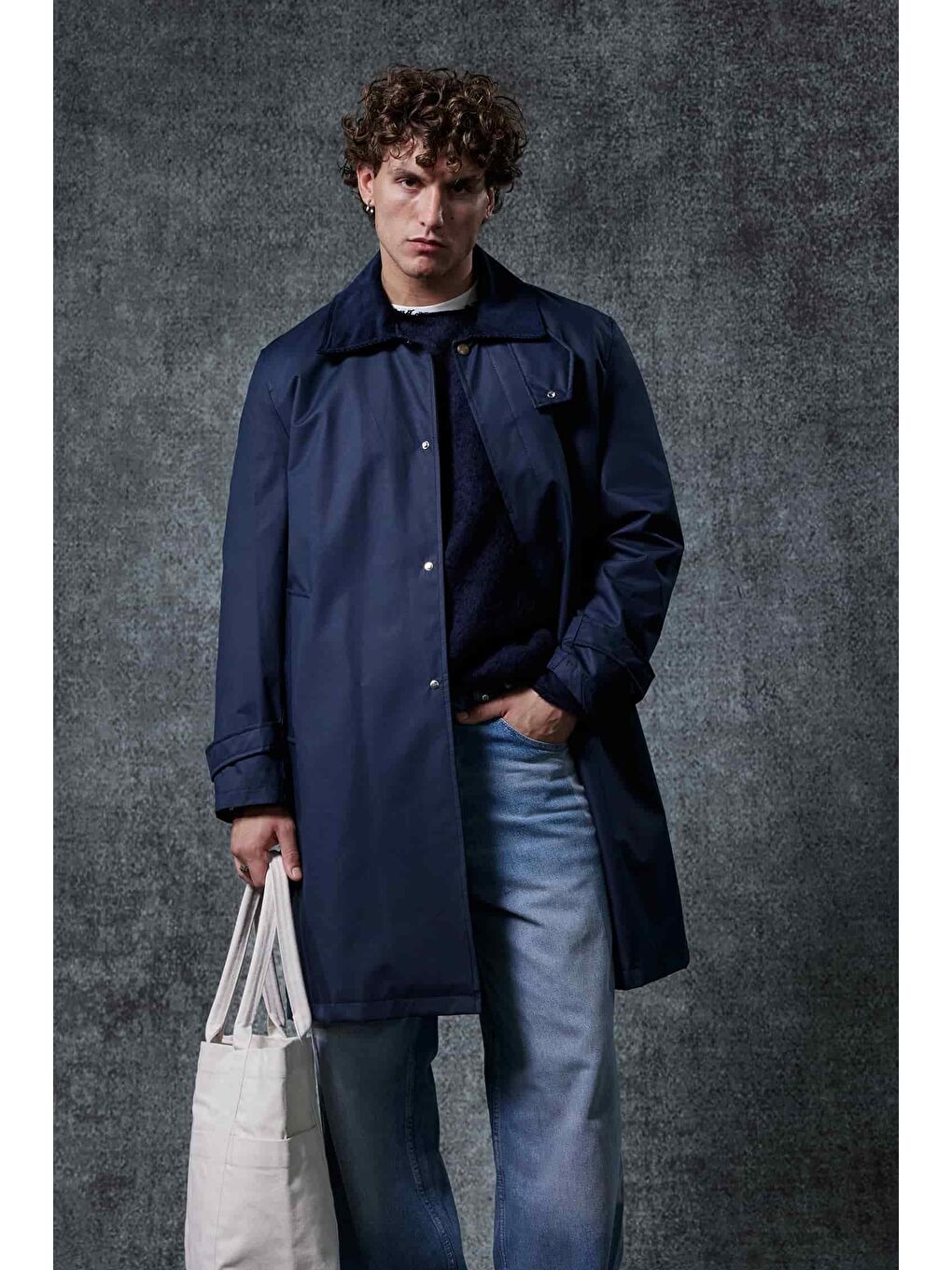 Erkek Relax Fit Kadife Yaka Detaylı Uzun Trençkot Lacivert